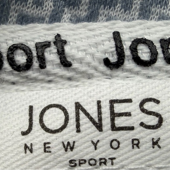 Jones New York Women's Light Gray Quilted Puffer Jacket - Picture 5 of 10